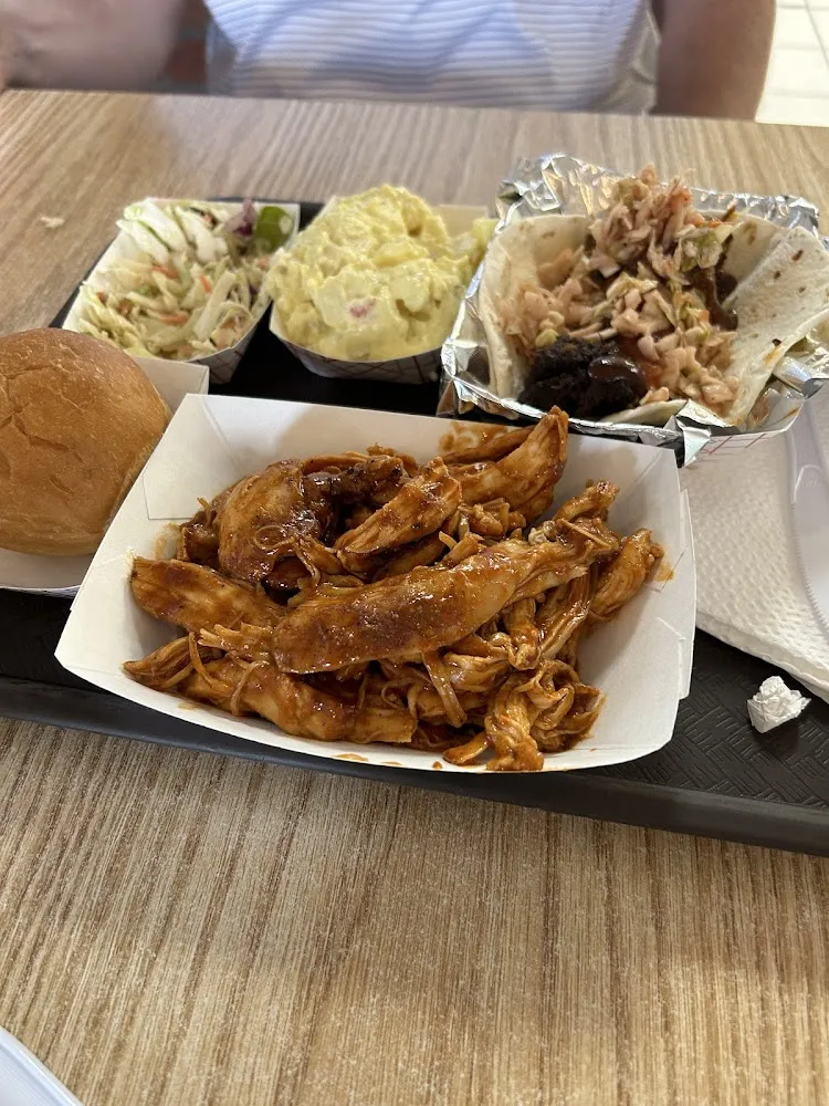 Junch Plate w Slaw BBQ Salsa